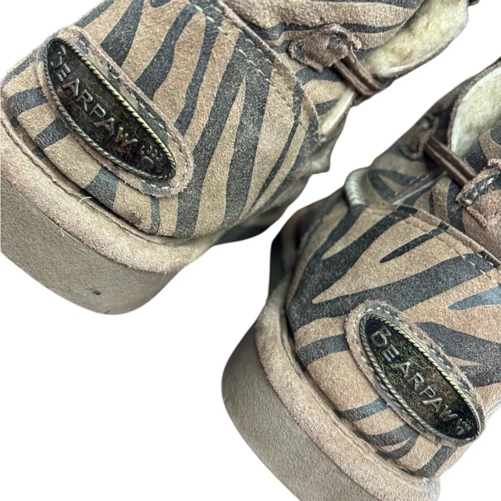 BEARPAW STRIPED LEATHER BOOTS, SIZE 7